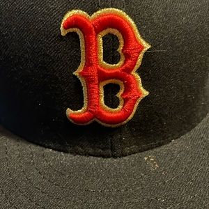 Boston Red Sox’s fitted hat size 8-2013 World Series champions patch